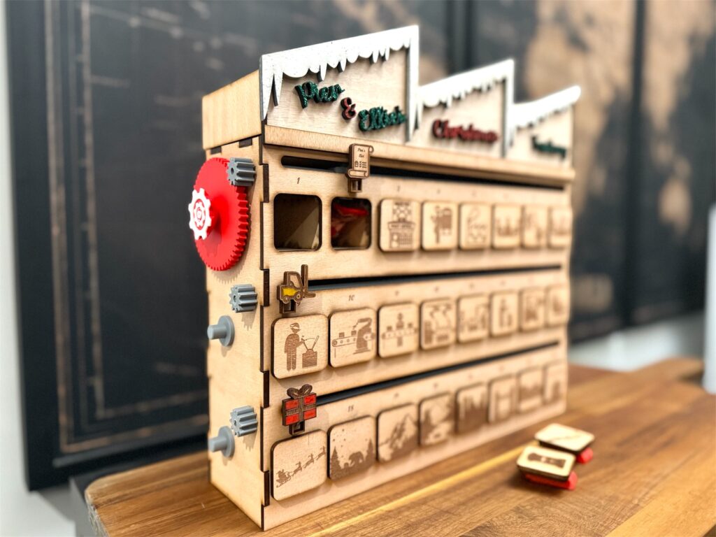 Personalised mechanical advent calendar